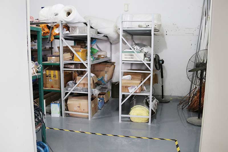 高低溫試驗(yàn)箱廠家倉(cāng)庫(kù)